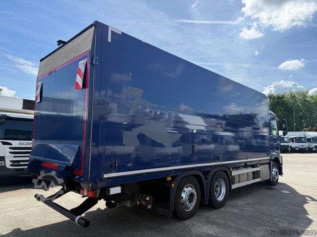 Skåpbil MERCEDES-BENZ ACTROS 2548 L Getränkekoffer 7,7 m LBW 2 T*LENK