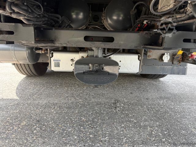 Dryckeslastbil MERCEDES-BENZ ACTROS 2548 L Getränkekoffer 7,7 m LBW 2 T*LENK