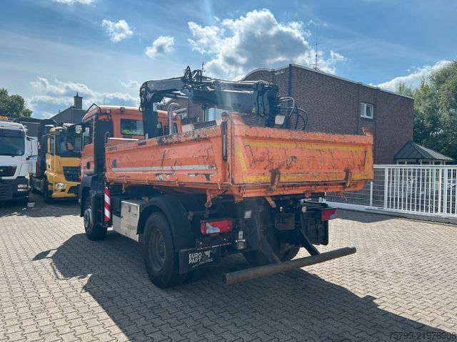 Three-sided tipper truck MAN 18.320 3Skipper mit HIAB 111 Kran + Greifer