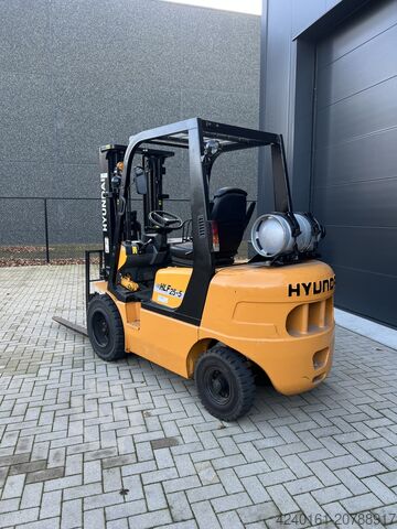 Wózek widłowy 2,5 tony Hyundai HLF25-5