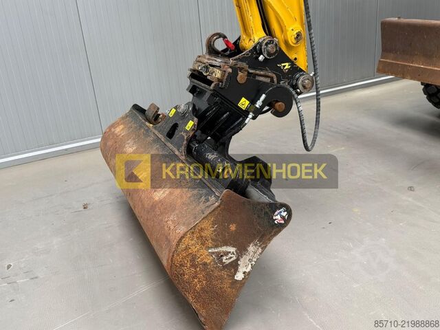 Gravemaskine på hjul Komatsu PW 98 MR-10