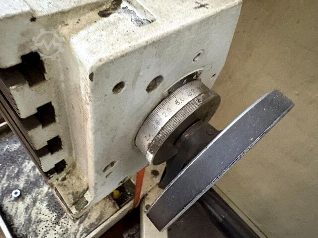 Mașină de frezat scule Maho MH400P