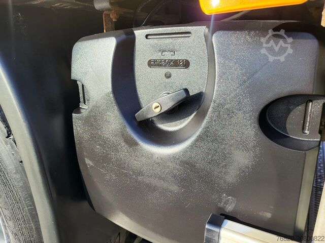 Vuilniswagen SCANIA P280