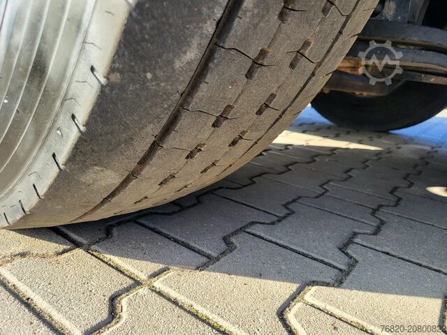 Vuilniswagen SCANIA P280