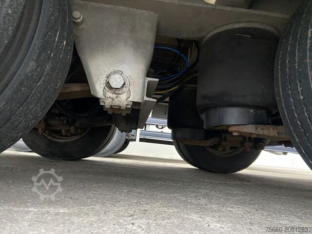 Nízkoložný přívěs Goldhofer t3  3 Achs Tiefladeranhänger