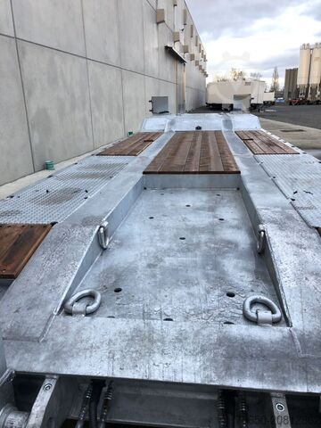 Nízkoložný přívěs Möslein T 4 VB H1  neuer 4 Achs Tieflader hydraulischen Rampen