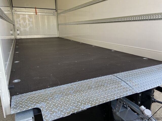 Skříňový přívěs Möslein TKO105 D-L 7 m  Tandem Koffer, Ladebordwand 1,5 t + DurchladbarNeufahrzeug --