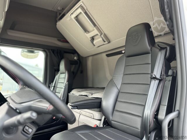 Standart çekici ünitesi SCANIA 590S FULL PNEUMATIC