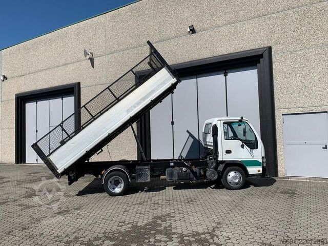 Sklápěcí dodávka Isuzu NPR 35