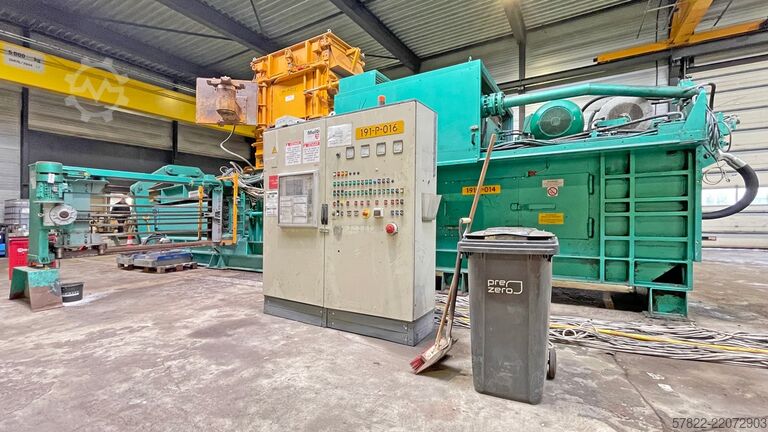 Balička s lisovací silou 200 t, velký formát MACPRESSE 112