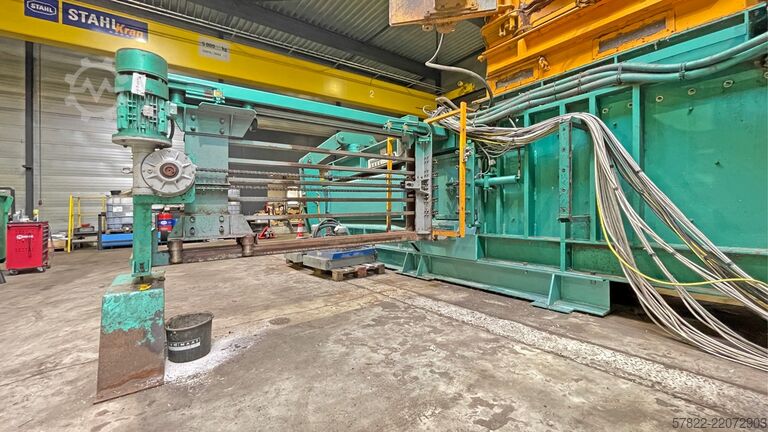 Balička s lisovací silou 200 t, velký formát MACPRESSE 112