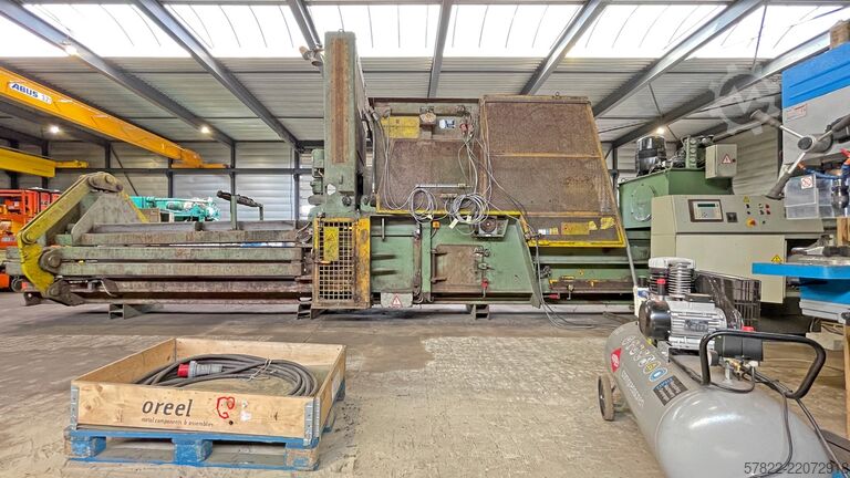 Pressa per balle 45 kW, forza di pressatura 60 t, con nastro trasportatore Bollegraaf HBC 60