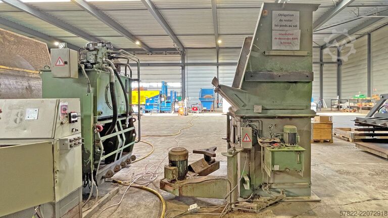 Pressa per balle 45 kW, forza di pressatura 60 t, con nastro trasportatore Bollegraaf HBC 60
