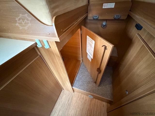 Yarı entegre karavan CARADO T337