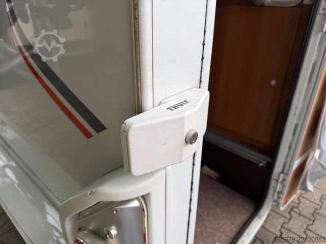 Yarı entegre karavan CARADO T337