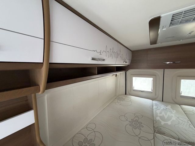 Karavan  BRAVIA