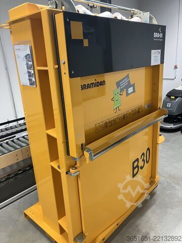 Presse à balles Bramin Kartonagenpresse Typ B30 VD/HS