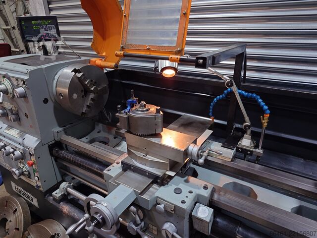 Soustužnický soustruh s mezerovým ložem Huvema Lathe 560 x 2000