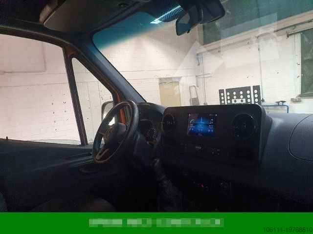 Minibüs MERCEDES-BENZ Sprinter III FWD 211/214 CDI FWD L2H2 KAMERA