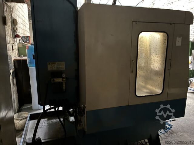 Vertikales Bearbeitungszentrum Hyundai SPT-V30T