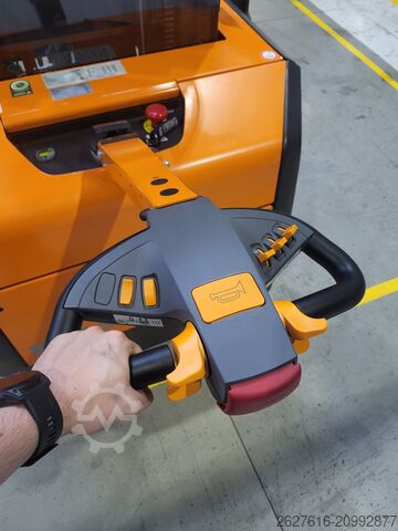 Carrello elevatore a 4 direzioni Genkinger EGY-S 18