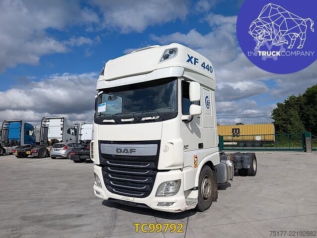 Șasiu cu cabină DAF XF 440