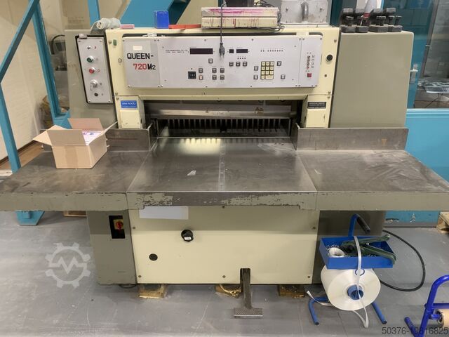 Stabiele 720mm snijmachine met NC besturing en kogelomloop spindel op zadel ITOH - Japan Queen 720 MNC-2 manual nummeriek