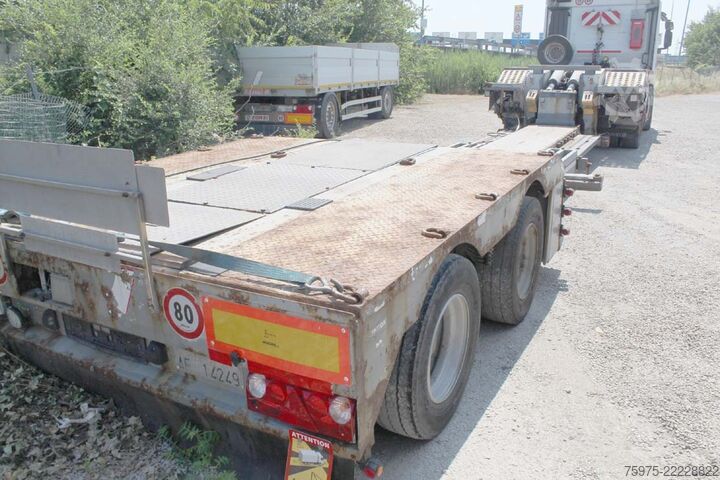 Låglast-semitrailer för transport av byggmaskiner Recker semirimorchio culla vasca allungabile
