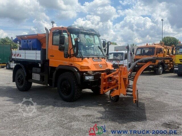 Sklápěcí vůz Unimog U500 238PS Winterdienst +Streuer+Schild +1453 BS