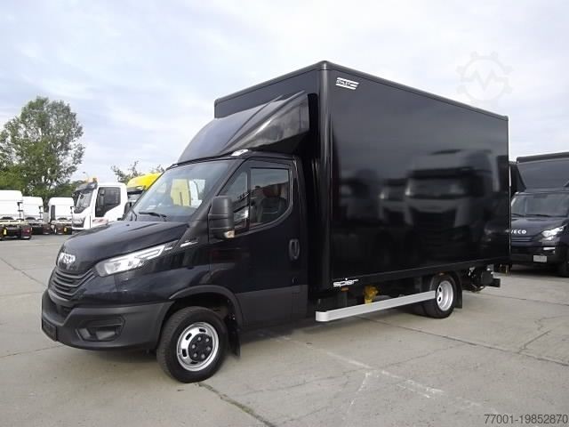 Transporter mit Koffer IVECO 50C18HA8/P