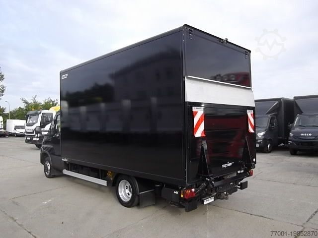 Transporter mit Koffer IVECO 50C18HA8/P