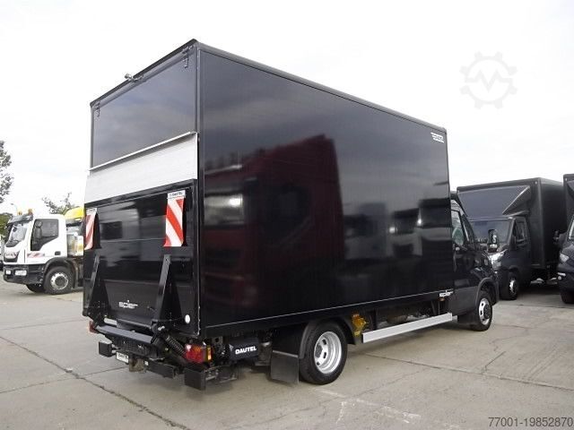 Transporter mit Koffer IVECO 50C18HA8/P