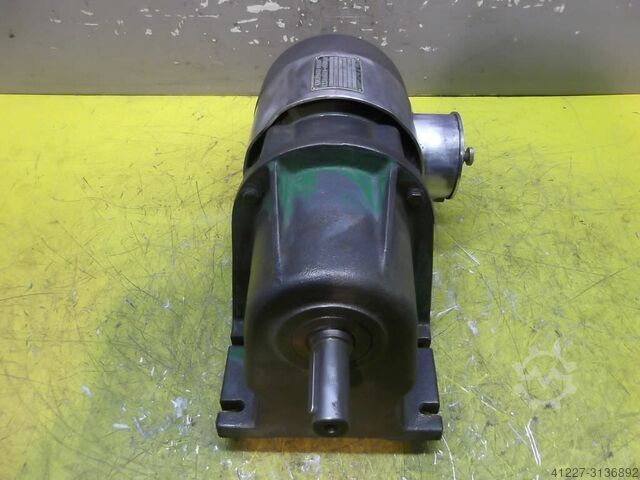 Tandwielmotor 0,075 kW 21,5 tpm Bauer D0060/86