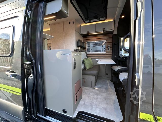 Camper van HYMER/ERIBA Grand Canyon S CrossOver 4x4 LEDER AHK 2t SOLAR