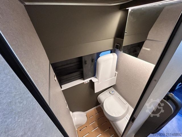 Camper van HYMER/ERIBA Grand Canyon S CrossOver 4x4 LEDER AHK 2t SOLAR