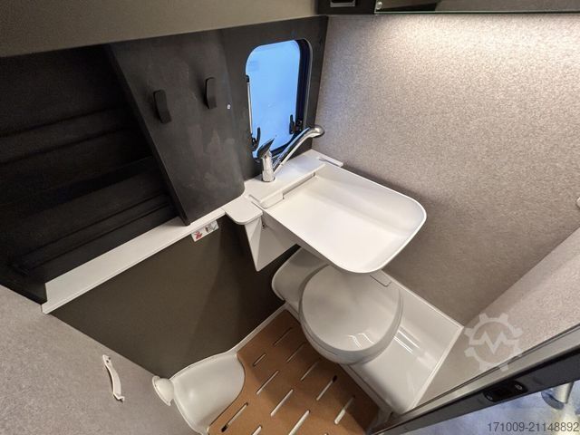 Camper van HYMER/ERIBA Grand Canyon S CrossOver 4x4 LEDER AHK 2t SOLAR