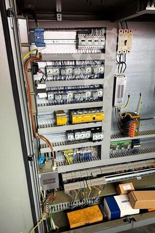Centro di lavorazione universale DECKEL MAHO DMU 60 T