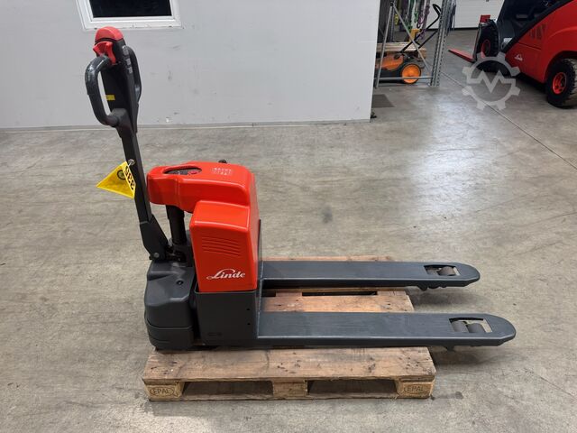 Manual pallet jack Linde MT 15-1133-01 [ID: 335]