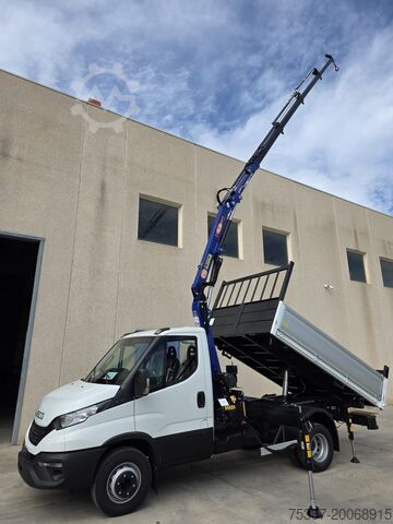 Driezijdige kiepwagen IVECO 72C18