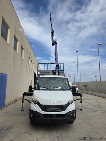 Driezijdige kiepwagen IVECO 72C18