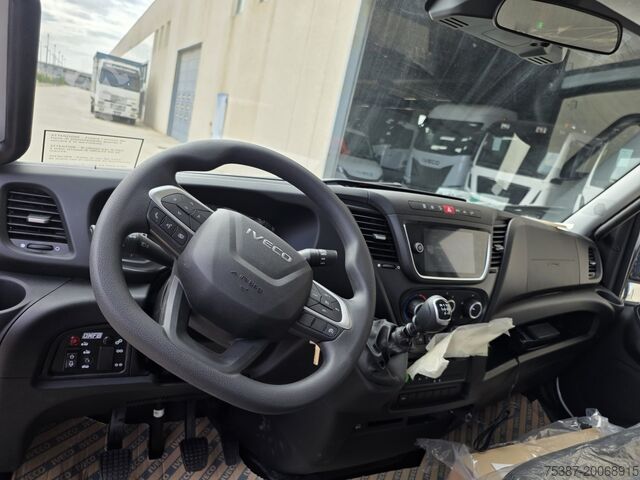 τρίπλευρο ανατρεπόμενο φορτηγό IVECO 72C18