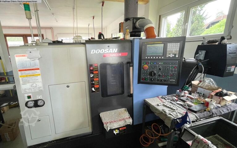 CNC Lathe DOOSAN LYNX 220 LMA