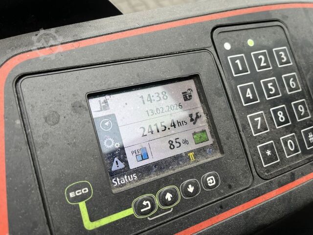 Stand-on stacker Linde D12S