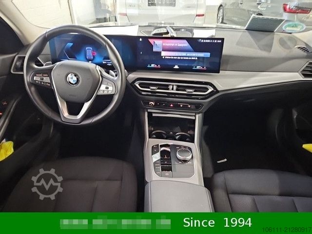 Minibus BMW 320 d xDrive Navigation PDC
