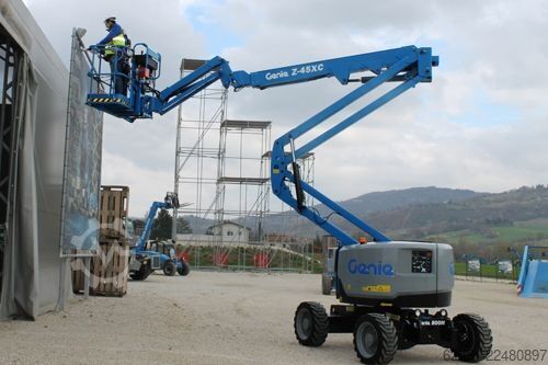 Scharnierend telescopisch platform Genie Z-45/25 XC