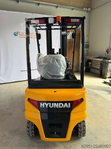 Elektrische vorkheftruck met 4 wielen Hyundai 20B-9