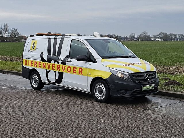 Bestelauto MERCEDES-BENZ VITO 111 dierenvervoer