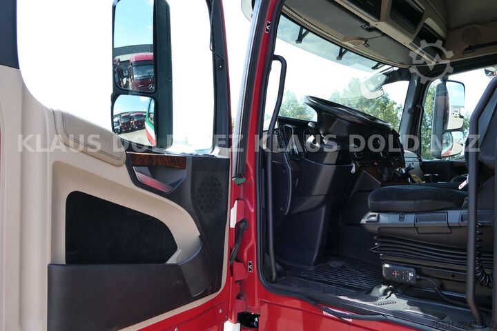 Skříňový nákladní automobil MERCEDES-BENZ Actros 1842 Koffer Komplettzug