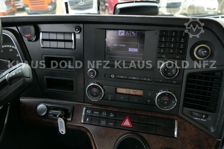 Skříňový nákladní automobil MERCEDES-BENZ Actros 1842 Koffer Komplettzug