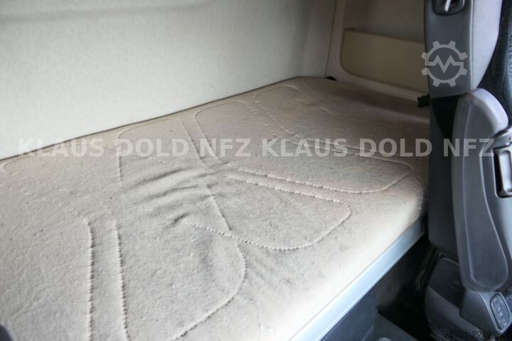 Skříňový nákladní automobil MERCEDES-BENZ Actros 1842 Koffer Komplettzug